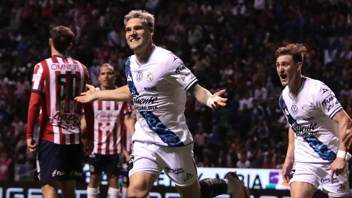 emiliano Gomez festeja gol del Club Puebla ante Chivas Apertura 2024